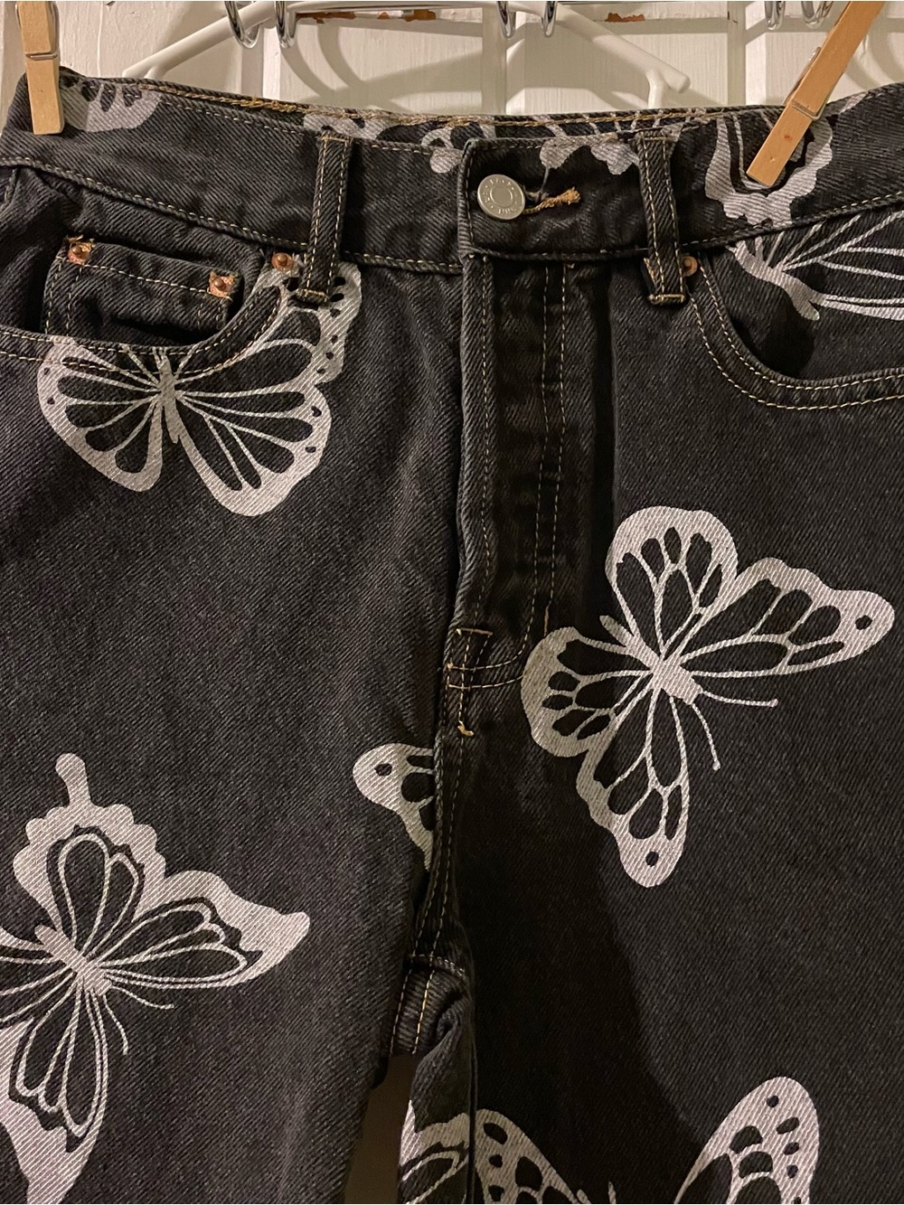 PACSUN butterfly cropped jeans-size 24 like new - Picture 3 of 9